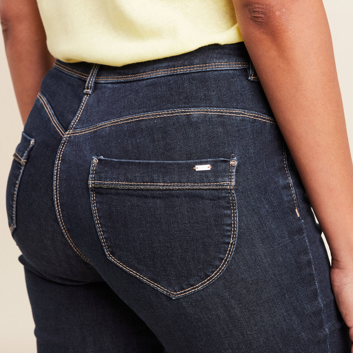 Jean coupe droite 7/8&egrave;me denim brut femme