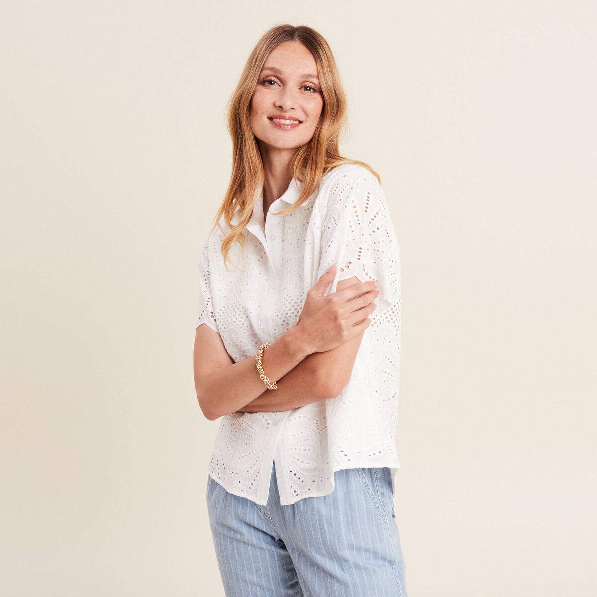 Chemise manches courtes brod&eacute;e ecru femme