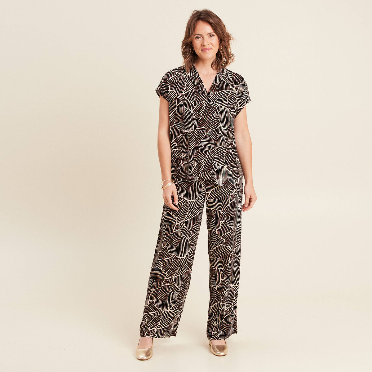 Chemise cr&ecirc;pe manches courtes noir femme