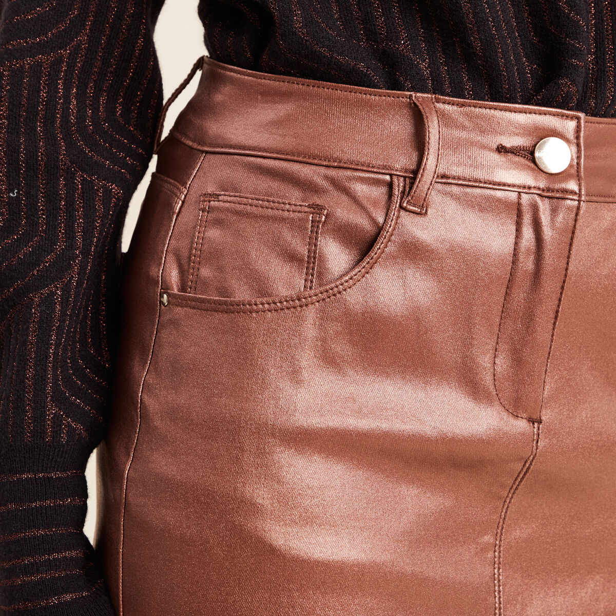 Jupe midi droite enduite couleur cuivre femme