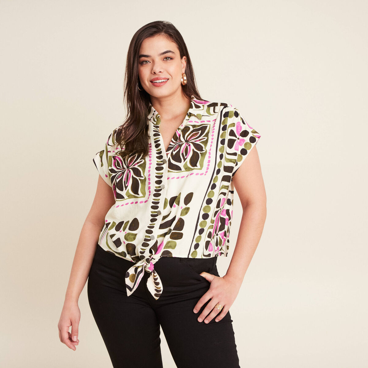 Chemise manches courtes nou&eacute;e vert femme