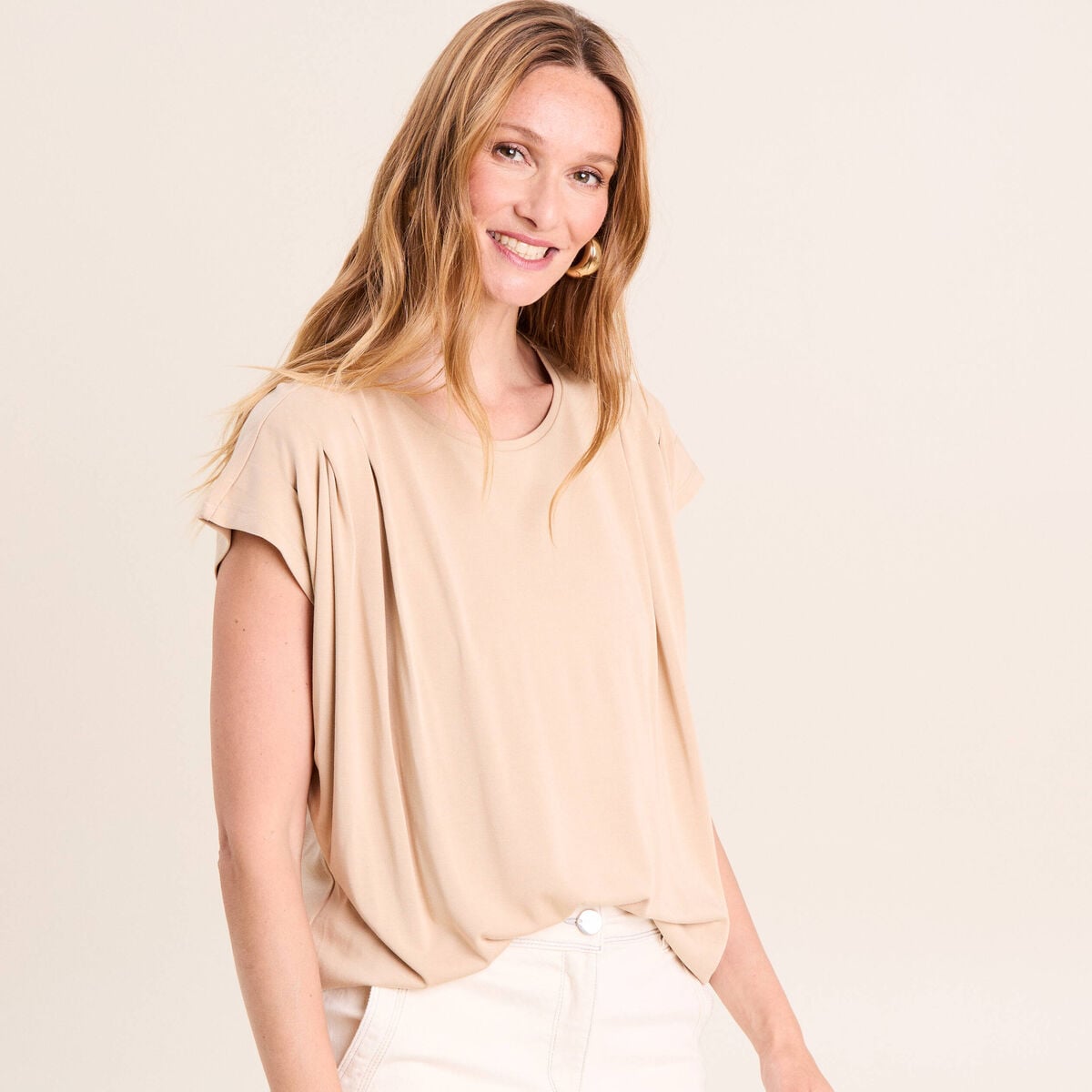 T-shirt droit col rond manches courtes sable femme