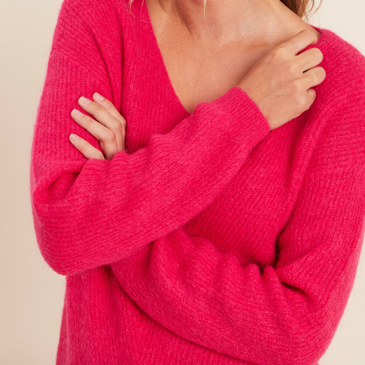 Pull col v rose femme