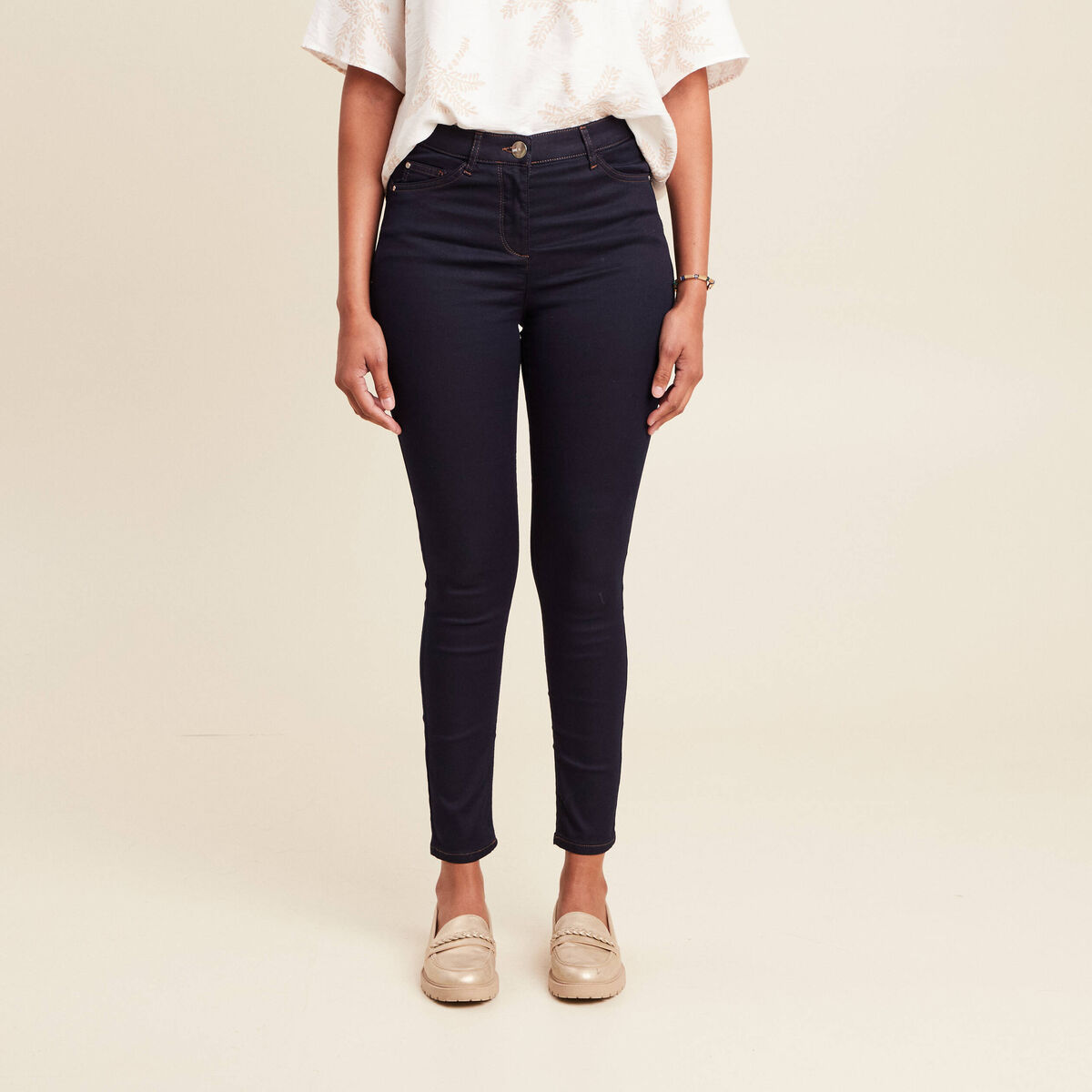Jean magique Le L&eacute;ger ajust&eacute; 7/8&egrave;me denim brut femme