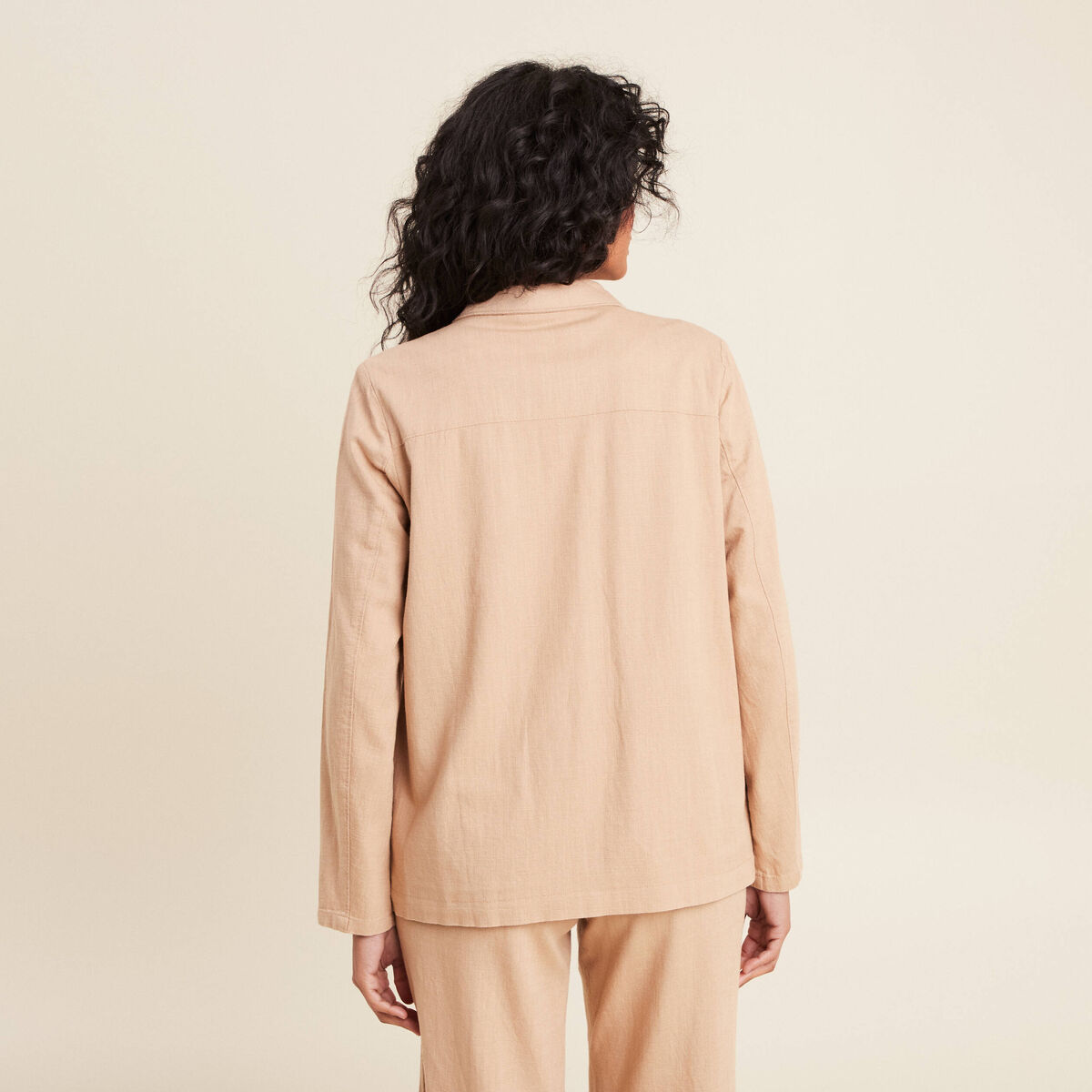 Surchemise boutonnée brodée sable femme