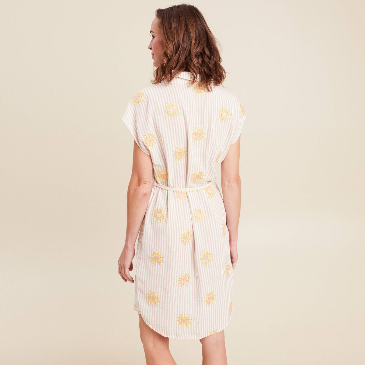 Robe courte évasée col chemise ceinturée rose femme