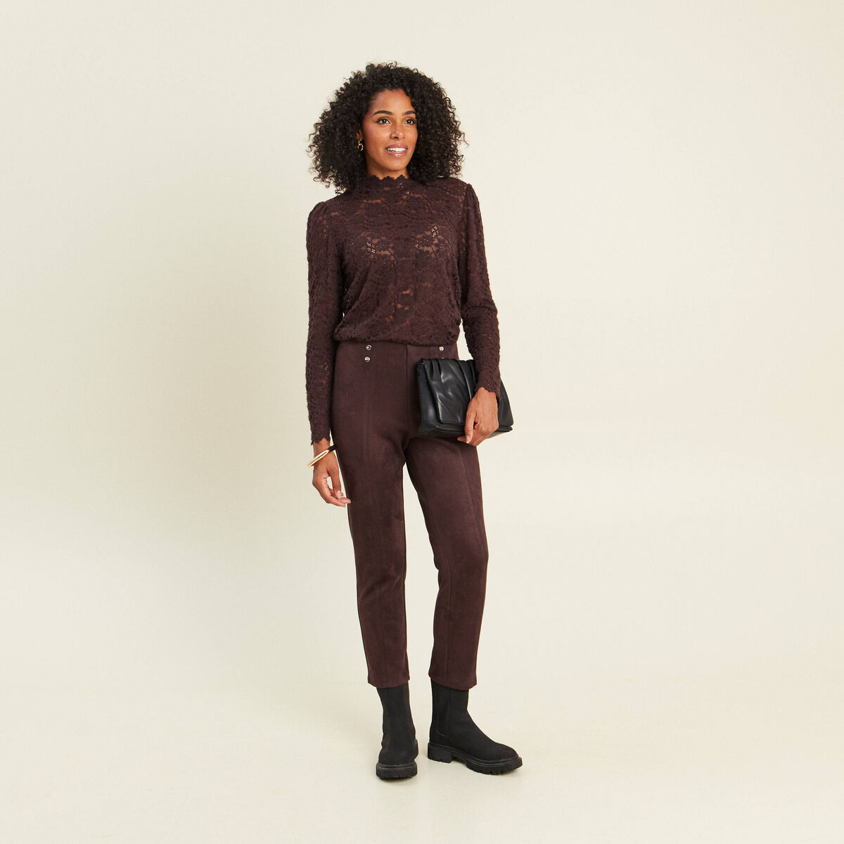 T-shirt cintr&eacute; col montant dentelle marron fonc&eacute; femme