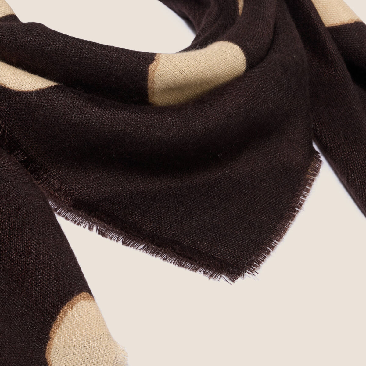 Foulard marron fonc&eacute; femme