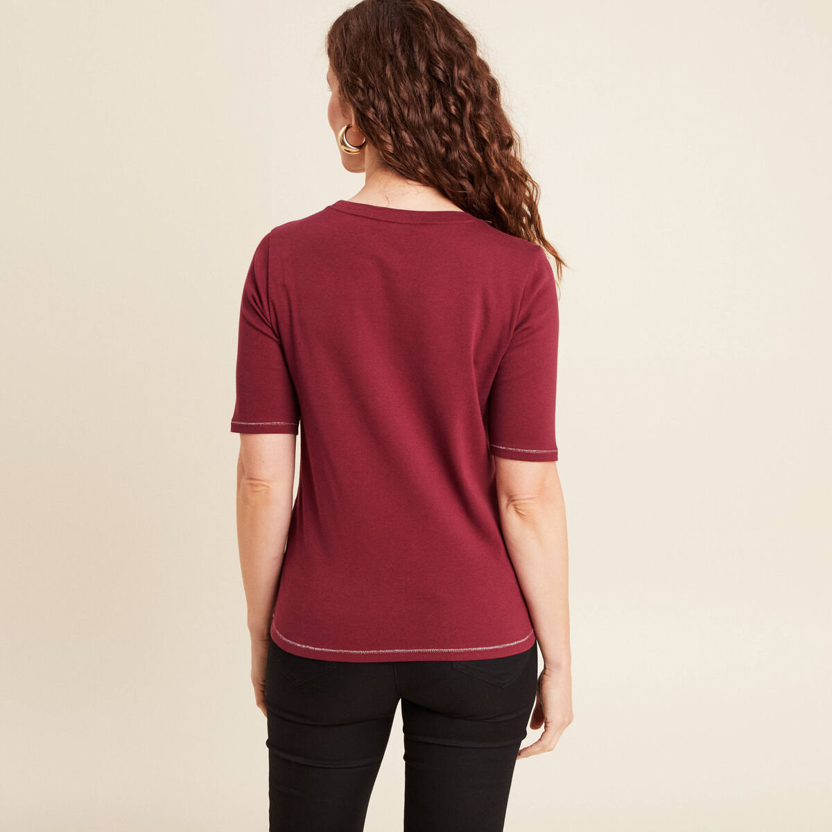 T-shirt ajust&eacute; col rond manches coudes bordeaux femme