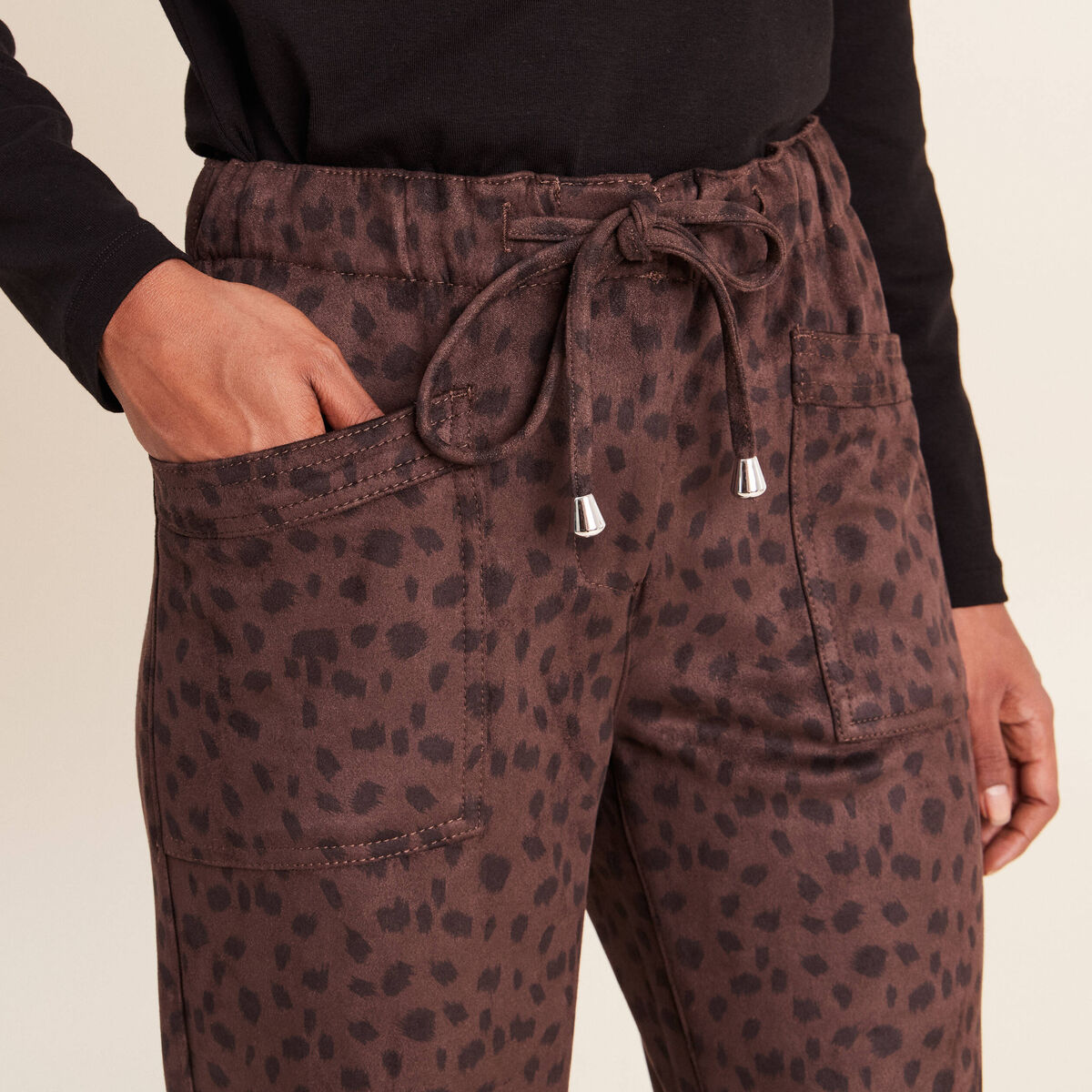 Pantalon coupe mom 7/8&egrave;me marron fonc&eacute; femme