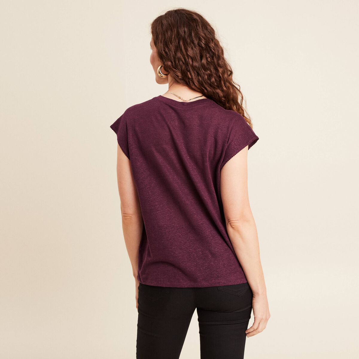 T-shirt col v manches courtes en lin prune femme