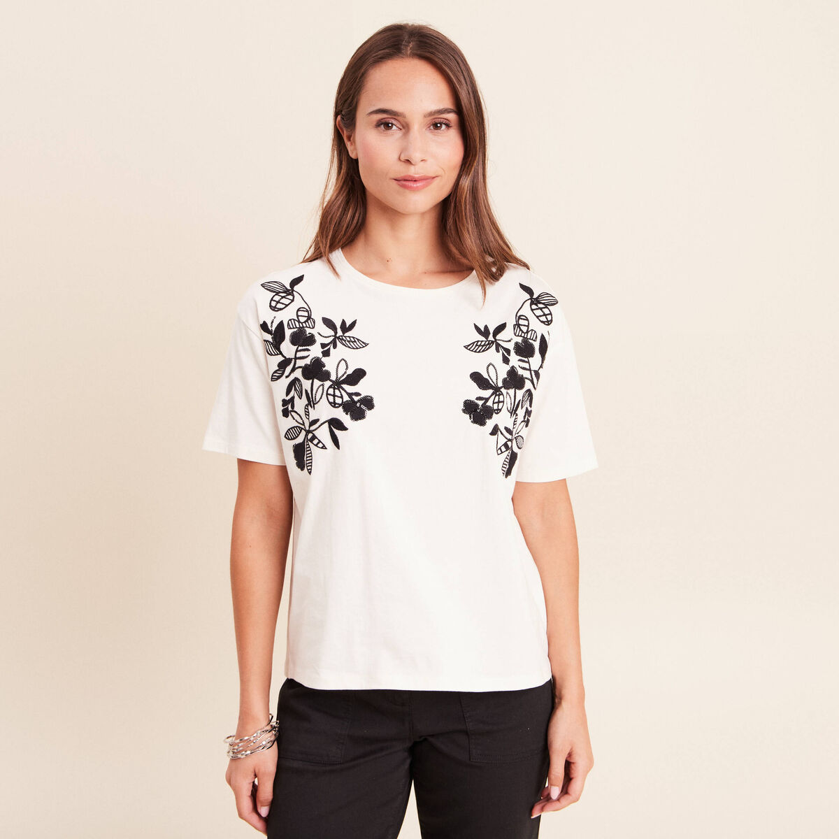 T-shirt ample col rond brod&eacute; ecru femme