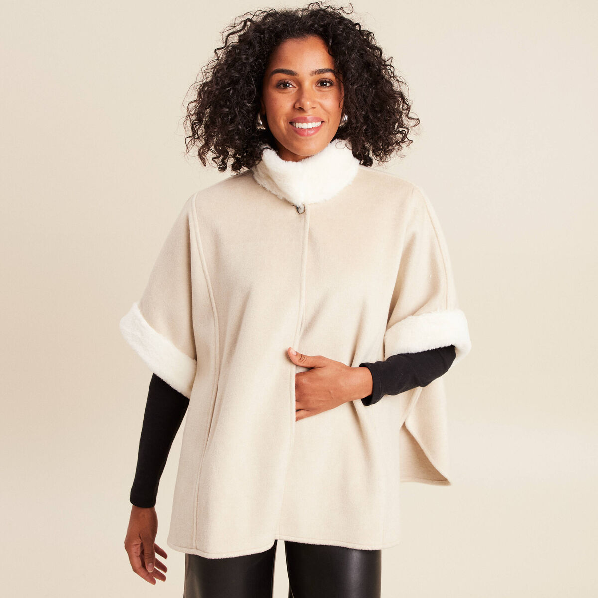 Poncho cape coupe ample ivoire femme
