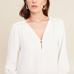 Blouse col v manches 3/4 fluide ecru femme