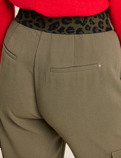 Pantalon chino poches rabats vert kaki femme
