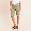 Bermuda ajust&eacute; ceintur&eacute; vert clair femme