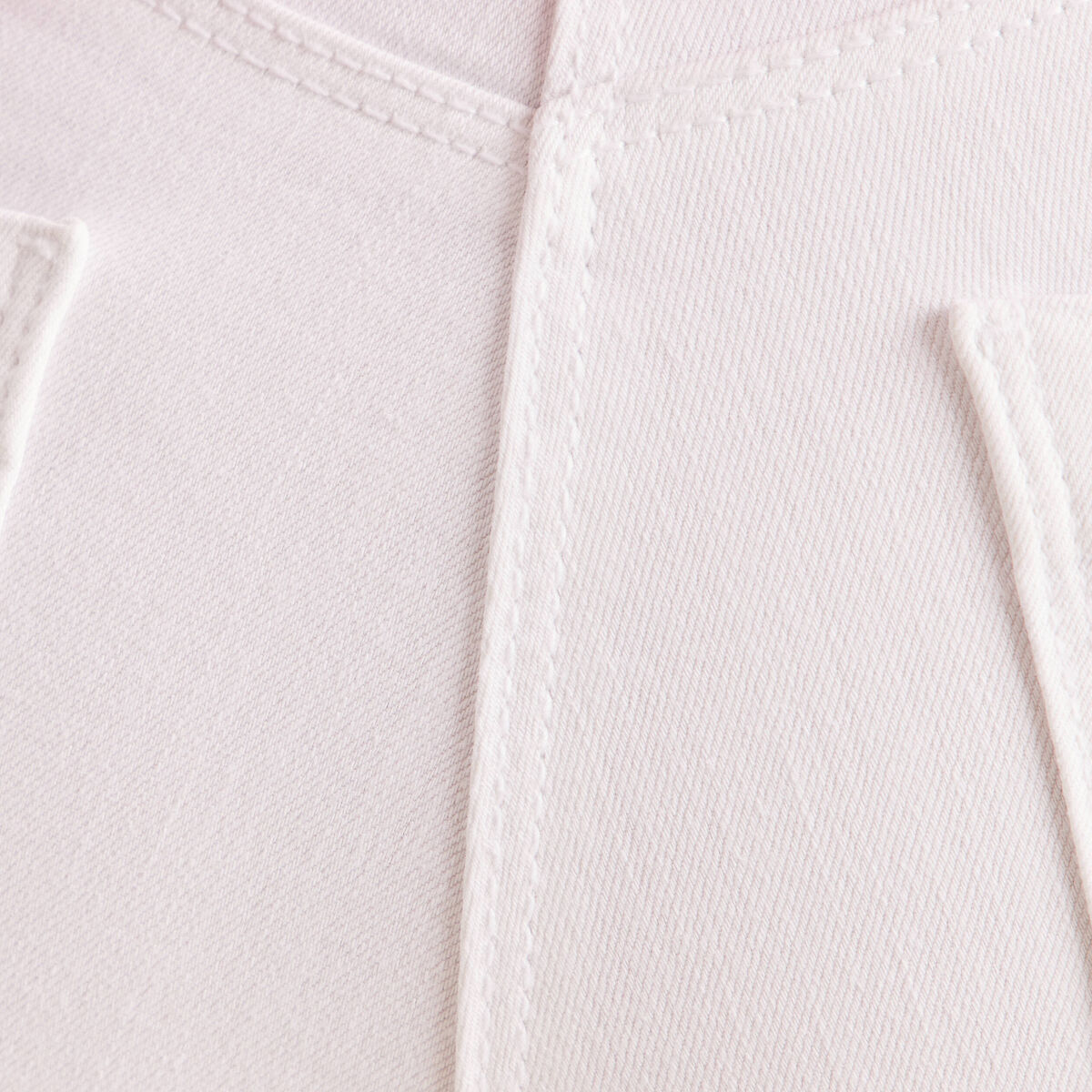 Jean coupe ajust&eacute;e long blanc femme