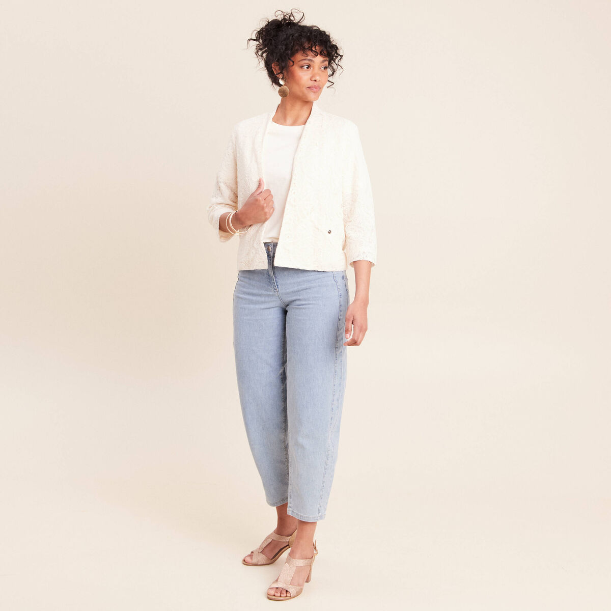 Veste brod&eacute;e bas resserr&eacute; manches 3/4 ecru femme