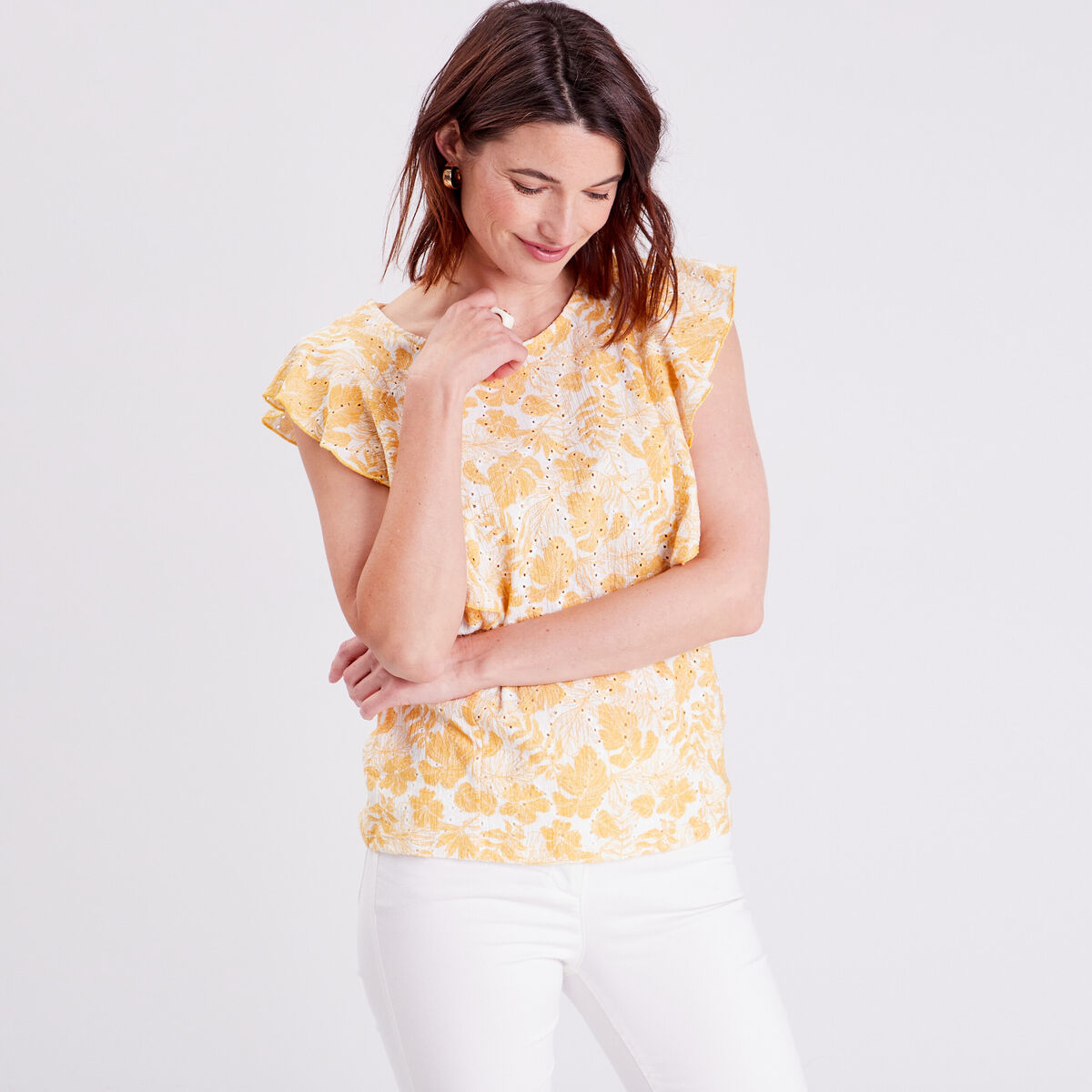 T-shirt manches courtes ajour&eacute; jaune moutarde femme