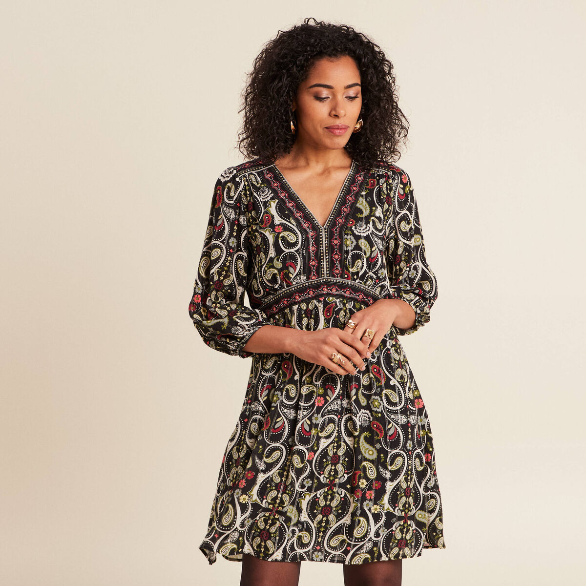 Robe &eacute;vas&eacute;e fluide noir femme
