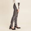 Pantalon ajust&eacute; enduit &agrave; pont couleur argent femme