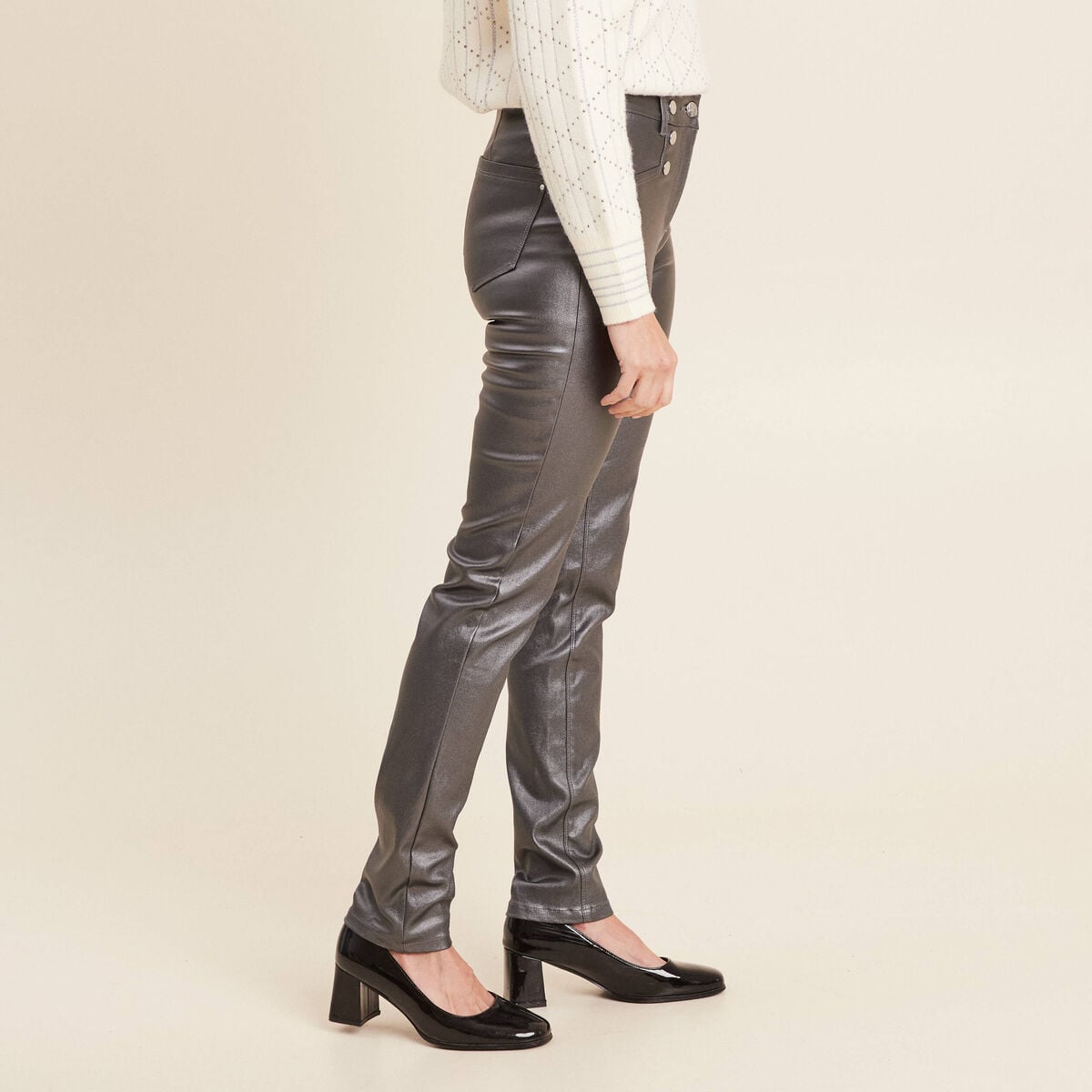 Pantalon ajust&eacute; enduit &agrave; pont couleur argent femme