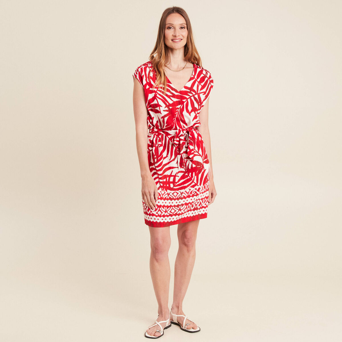 Robe droite courte col V manches courtes ecru femme