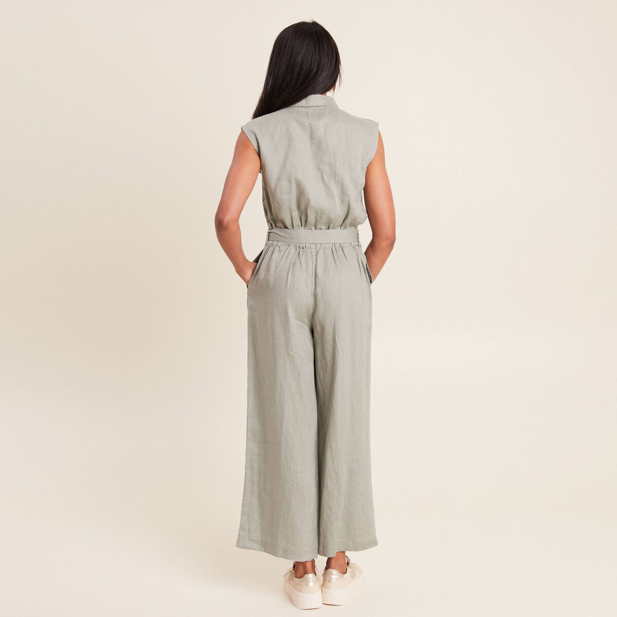 Combinaison pantalon ceintur&eacute;e vert clair femme