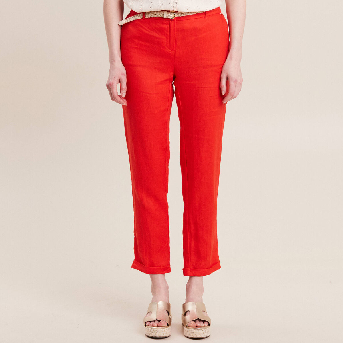Pantalon coupe chino en lin ceintur&eacute; orange femme