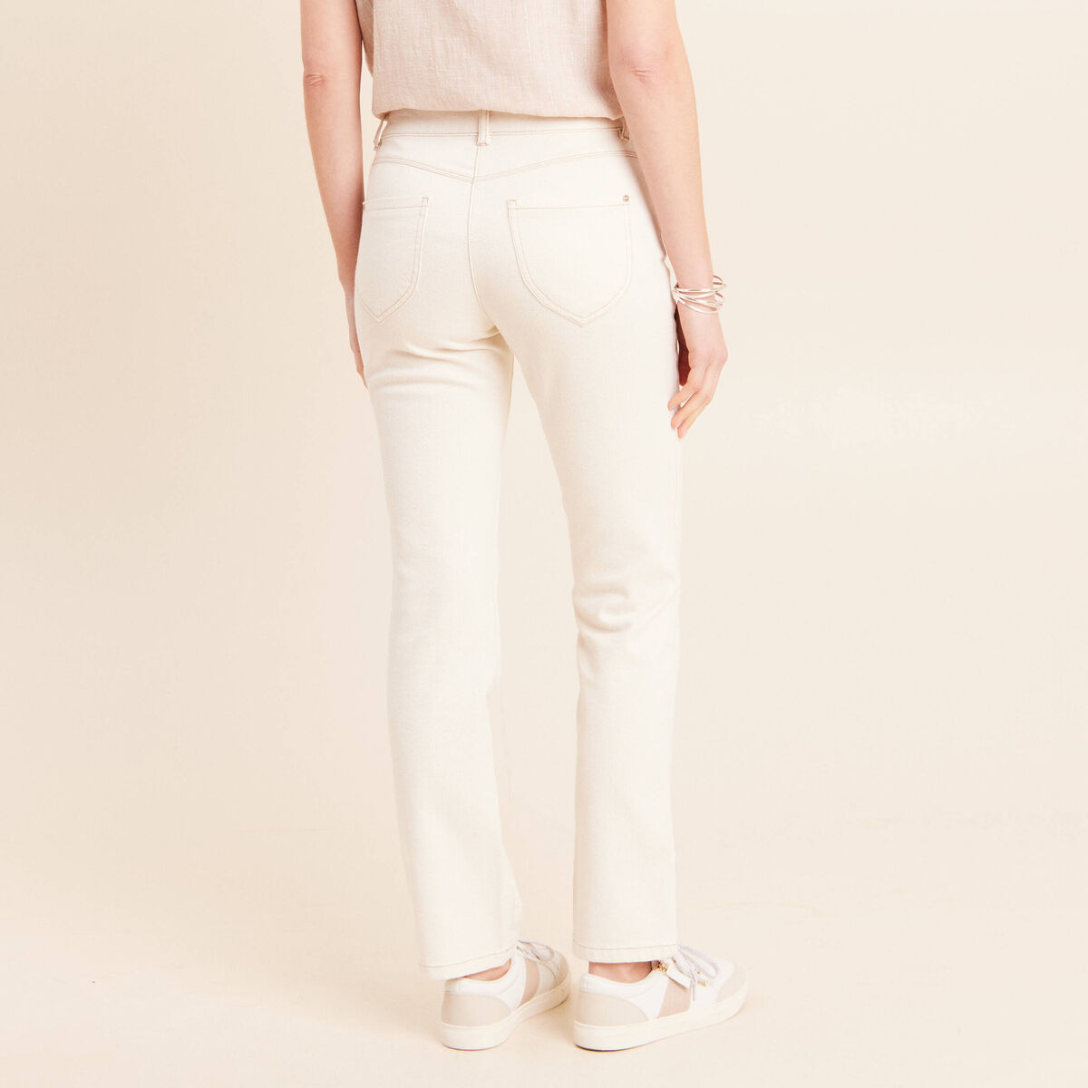 Jean coupe droite taille bascul&eacute;e ecru femme