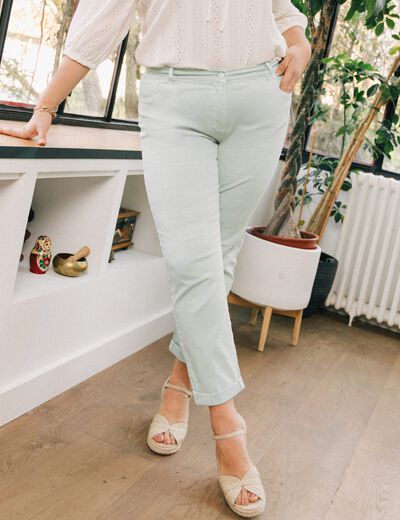 Jean ajusté 7/8ème 5 poches vert clair femme