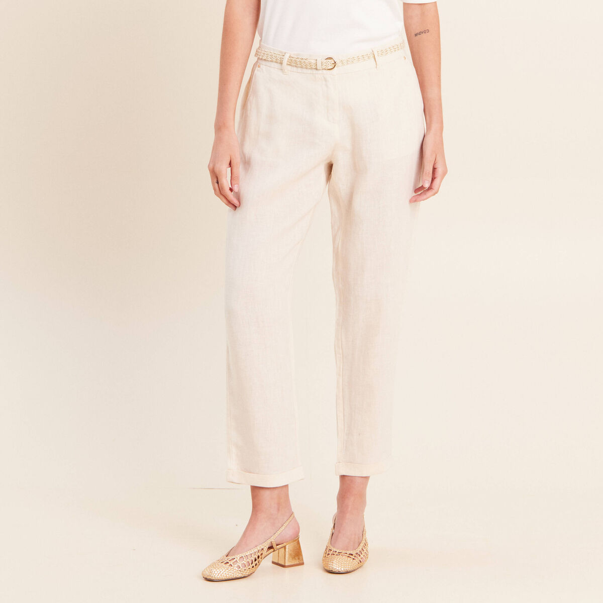 Pantalon coupe chino en lin ceintur&eacute; beige femme