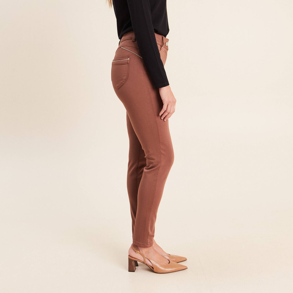 Pantalon coupe ajust&eacute;e taille haute marron femme