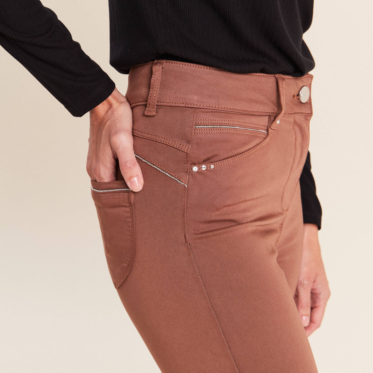 Pantalon coupe ajust&eacute;e taille haute marron femme