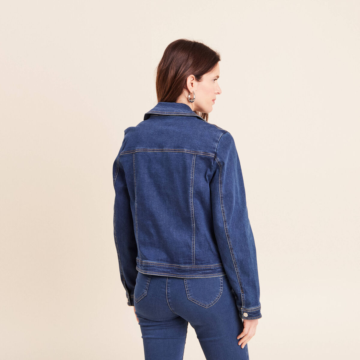 Veste ajust&eacute;e en jean col biker denim stone femme