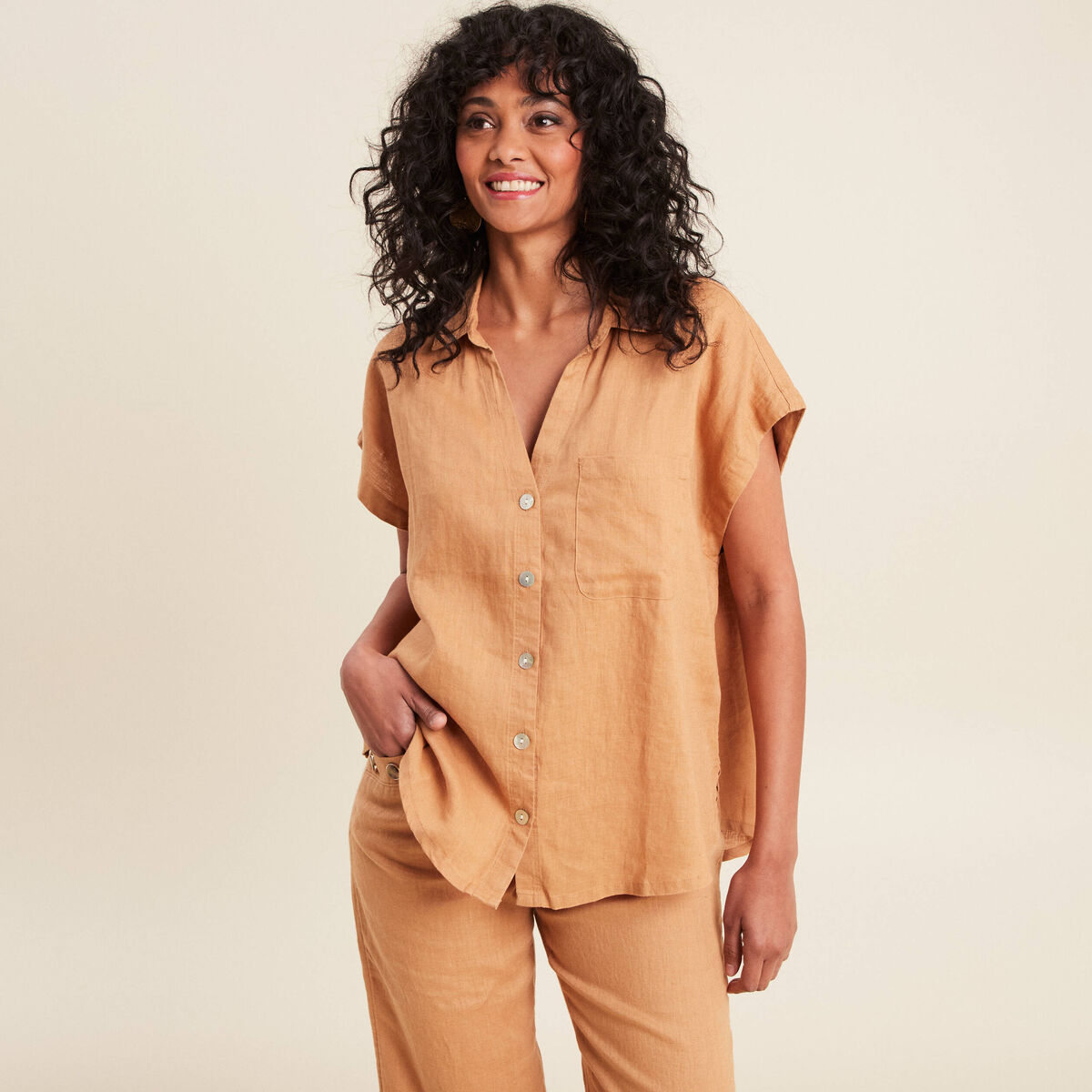 Chemise sans manches beige femme