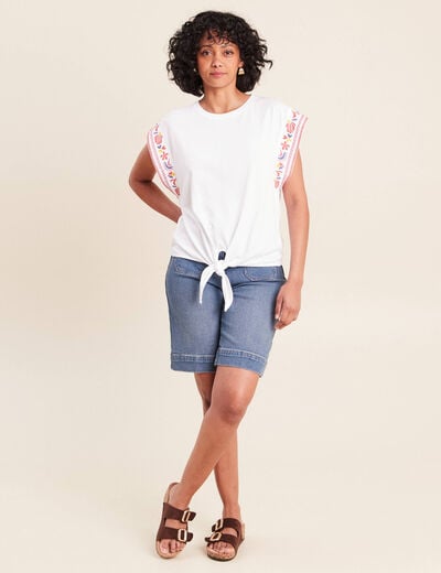 T-shirt broderie bas resserr&eacute; blanc femme