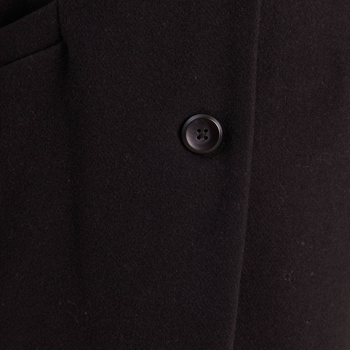 Manteau ajust&eacute; capuche amovible noir femme