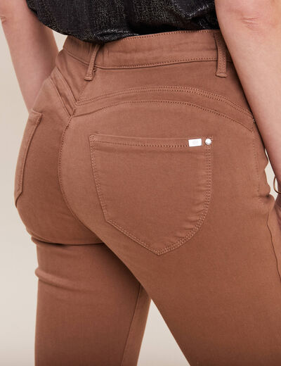 Jean magique ajusté taille standard marron femme
