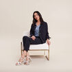 Pantalon flou ceinturé bleu foncé femme