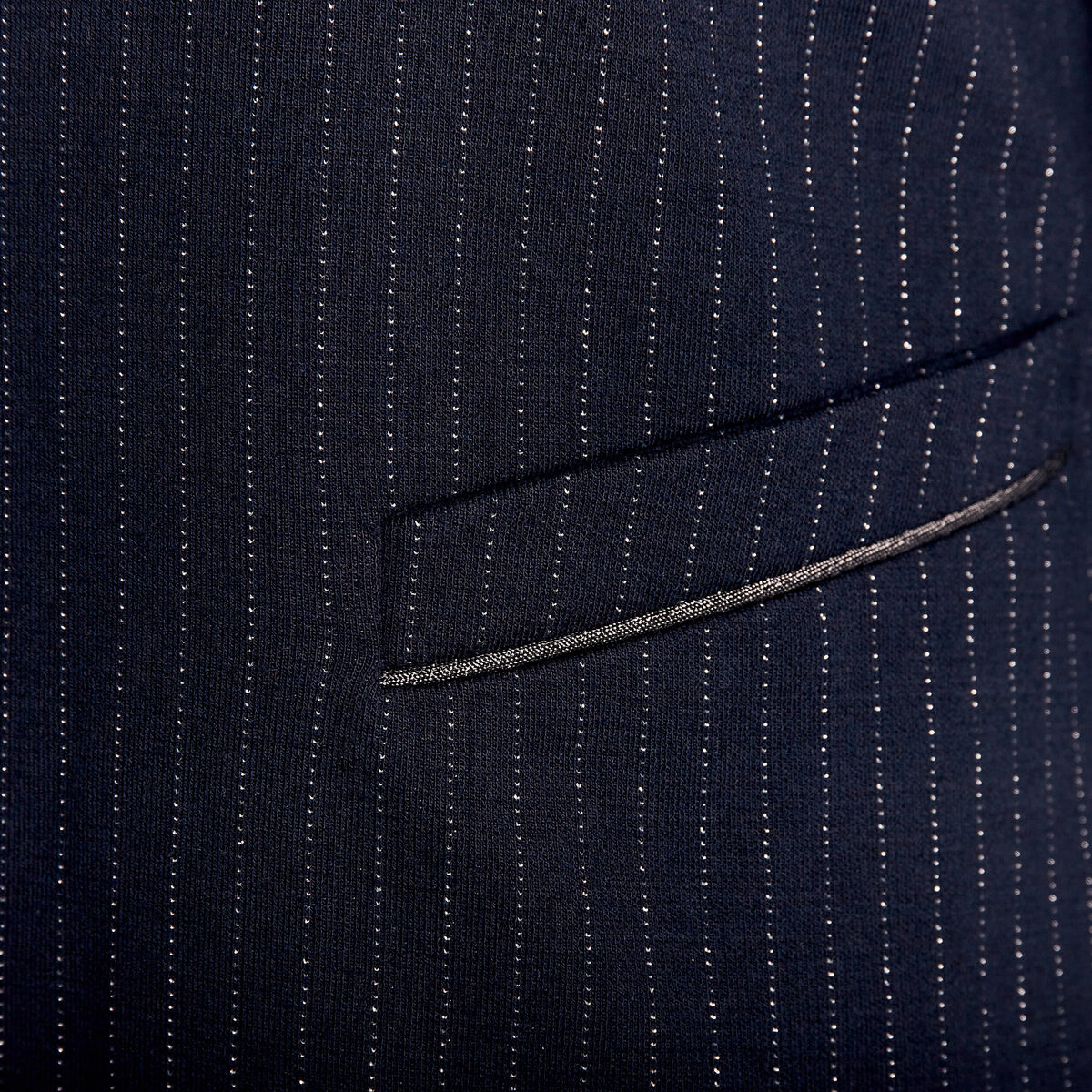 Veste ajust&eacute;e col ch&acirc;le bleu marine femme