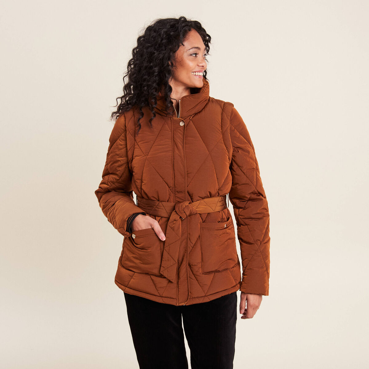 Doudoune d&eacute;perlante cintr&eacute;e ceintur&eacute;e marron femme