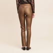Pantalon ajust&eacute; taille bascul&eacute;e enduit vert kaki femme