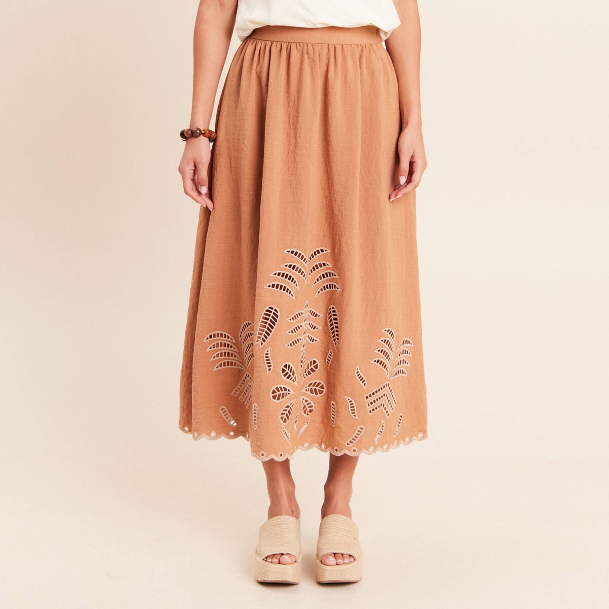 Jupe longue &eacute;vas&eacute;e beige femme