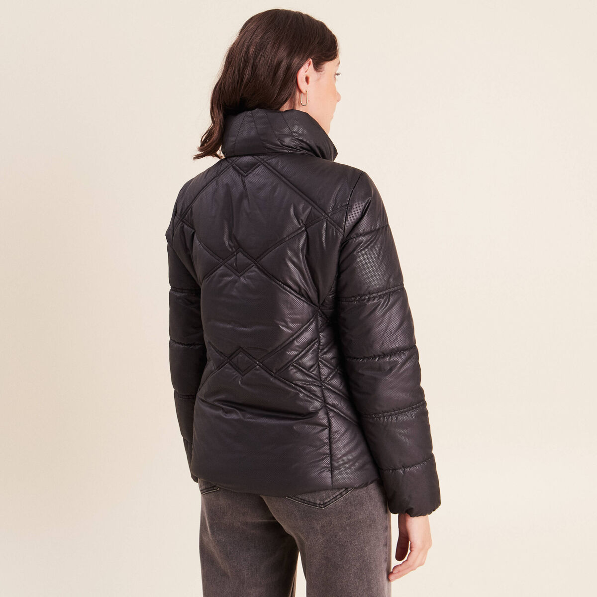 Doudoune cintr&eacute;e avec capuche noir femme