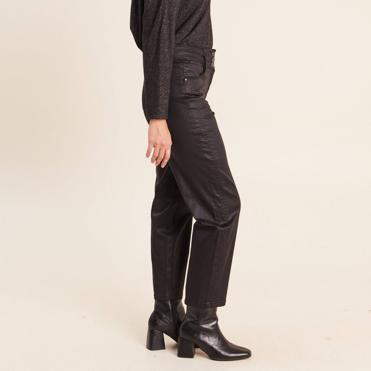 Pantalon enduit noir femme
