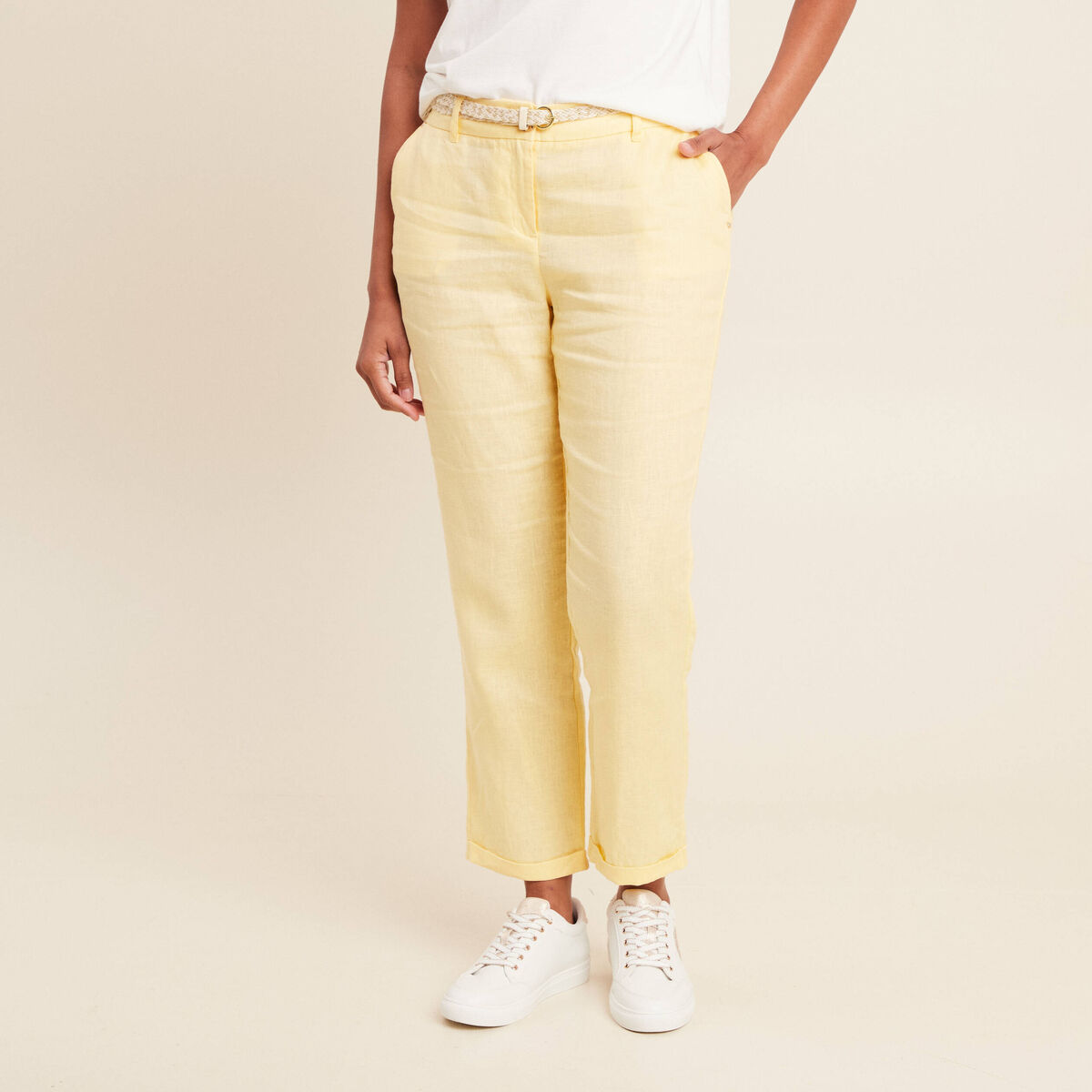 Pantalon flou ceinturé jaune clair femme