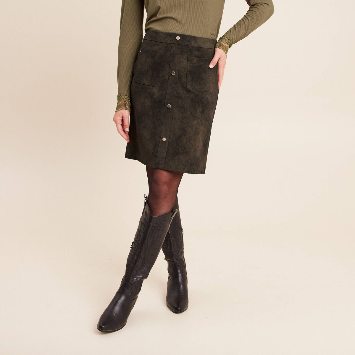 Jupe droite courte en similicuir vert kaki femme