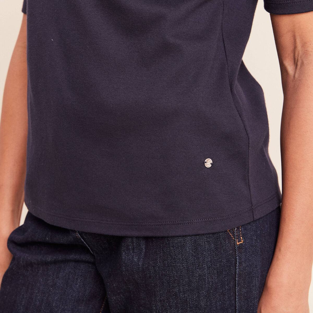 T-shirt ajust&eacute; col rond manches coudes bleu fonc&eacute; femme