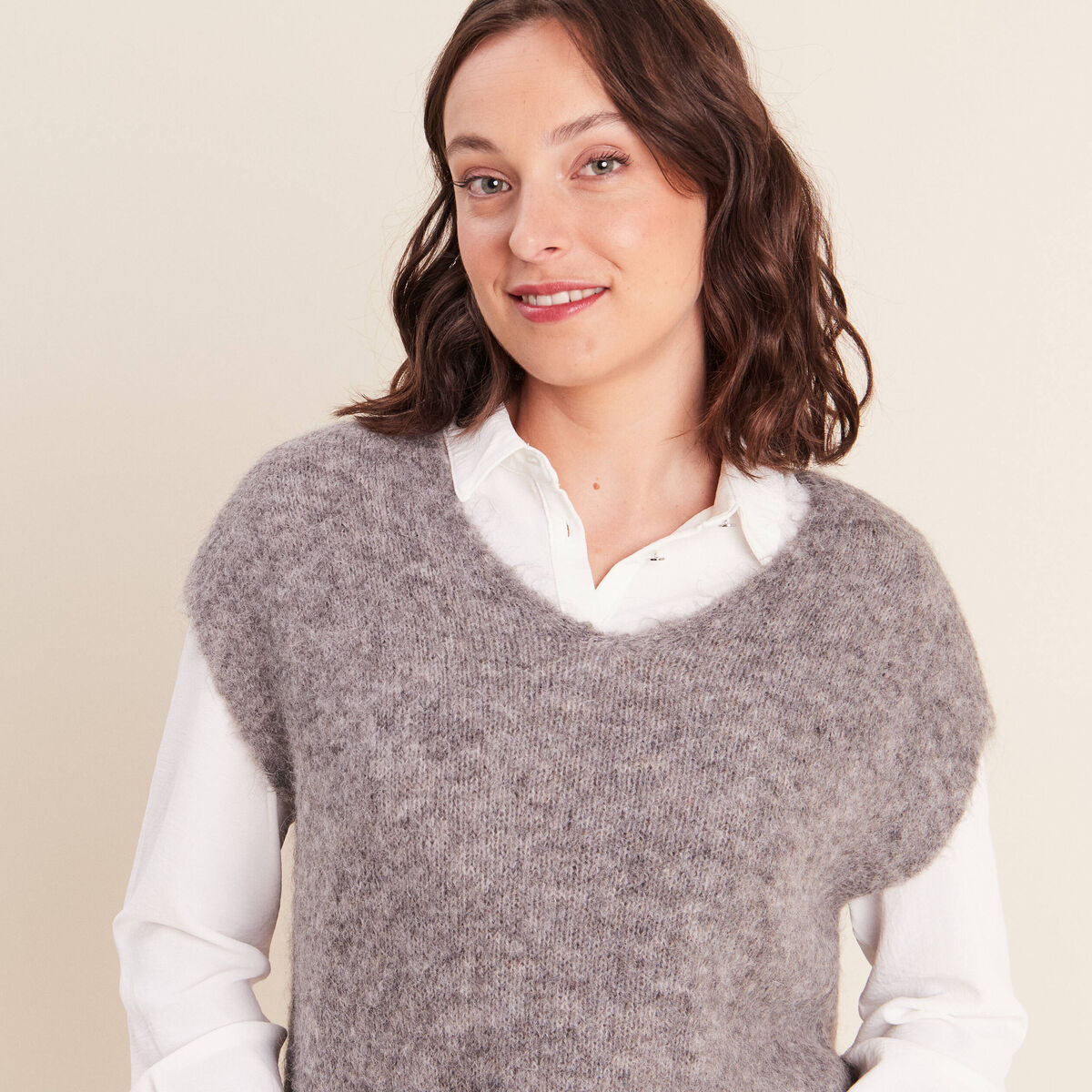 Pull sans manches gris fonc&eacute; femme
